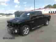 2014 Ram 1500 Express z VIN 1C6RR7FTXES375128, wystawiony jako IAAI lot #42590157 z przebiegiem 194 958 mil mil oraz . Historia ofert i sprzedaży dostępna na DreamBid. Obrazek 2.