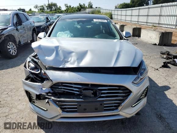 2019 Hyundai Sonata Limited с VIN KMHE34L35KA094282, выставлен на аукционе Copart как лот 71310645 с пробегом 98 241 миль миль и Списание • Salvage title. История ставок и продаж доступна на DreamBid. Изображение 5.