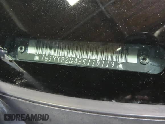 2002 Chevrolet Corvette с VIN 1G1YY22G425119119, выставлен на аукционе Copart как лот 67643535 с пробегом 102 909 миль миль и Списание • Salvage title. История ставок и продаж доступна на DreamBid. Изображение 10.