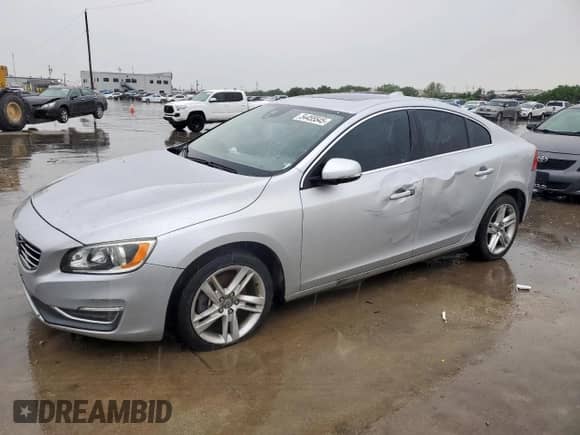 2015 Volvo S60 T5 Drive-E Premier с VIN YV126MFK4F1355600, выставлен на аукционе Copart как лот 54455545 с пробегом Не указан миль и Чистый • Clean title. История ставок и продаж доступна на DreamBid. Изображение 1.