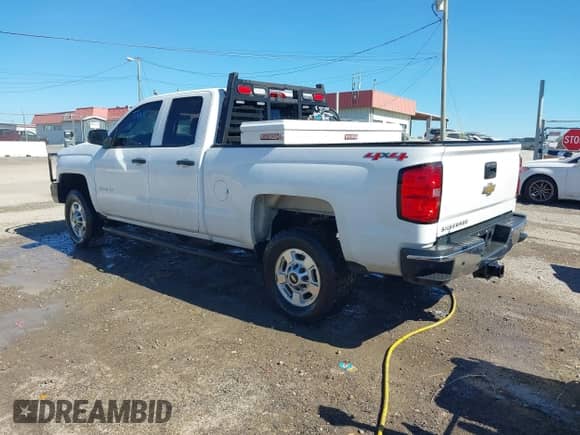 2015 Chevrolet Silverado 2500HD Work Truck z VIN 1GC2KUEG1FZ121236, wystawiony jako IAAI lot #43466359 z przebiegiem 168 338 mil mil oraz . Historia ofert i sprzedaży dostępna na DreamBid. Obrazek 3.