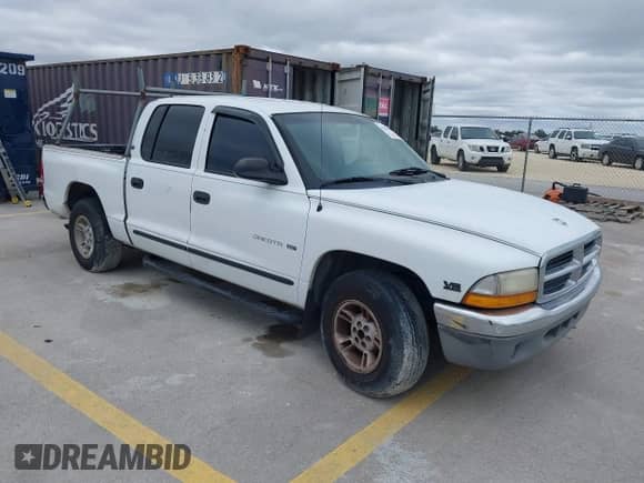 2000 Dodge Dakota Sport with VIN 1B7GL2AX2YS739075, listed as a IAAI auction lot 41596495 with 207,533 mi miles and . Bid and sale history available at DreamBid. Image 1.
