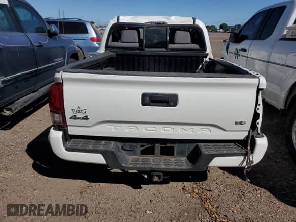 2023 Toyota Tacoma SR z VIN 3TMCZ5AN6PM629599, wystawiony jako Copart lot #84429745 z przebiegiem 62 012 mil mil oraz Czysty tytuł • Clean title. Historia ofert i sprzedaży dostępna na DreamBid. Obrazek 6.
