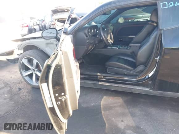 2014 Dodge Challenger R/T с VIN 2C3CDYBT5EH218501, выставлен на аукционе IAAI как лот 42520727 с пробегом 64 210 миль миль и . История ставок и продаж доступна на DreamBid. Изображение 5.