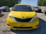 2011 Toyota Sienna LE AAS с VIN 5TDKK3DC2BS106409, выставлен на аукционе Copart как лот 66998635 с пробегом 544 666 миль миль и Списание • Salvage title. История ставок и продаж доступна на DreamBid. Изображение 5.