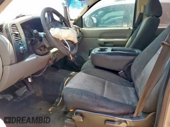 2007 Chevrolet Silverado 1500 Work Truck с VIN 3GCEC13C57G505322, выставлен на аукционе Copart как лот 66937165 с пробегом 232 667 миль миль и Списание • Salvage title. История ставок и продаж доступна на DreamBid. Изображение 7.