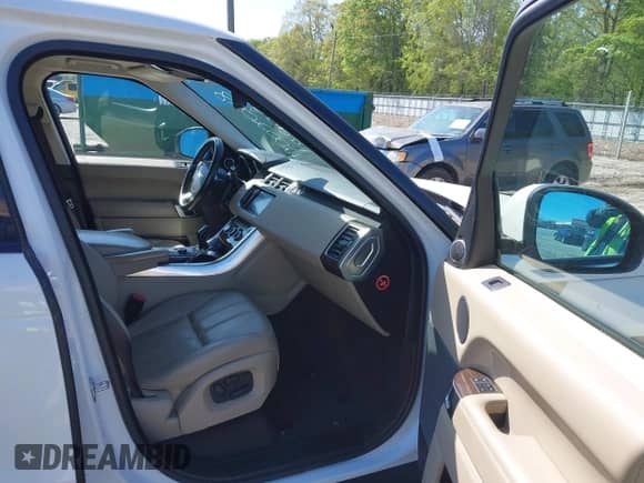 2015 Land Rover Range Rover Sport HSE z VIN SALWG2VF2FA609763, wystawiony jako IAAI lot #42002098 z przebiegiem 150 198 mil mil oraz . Historia ofert i sprzedaży dostępna na DreamBid. Obrazek 5.