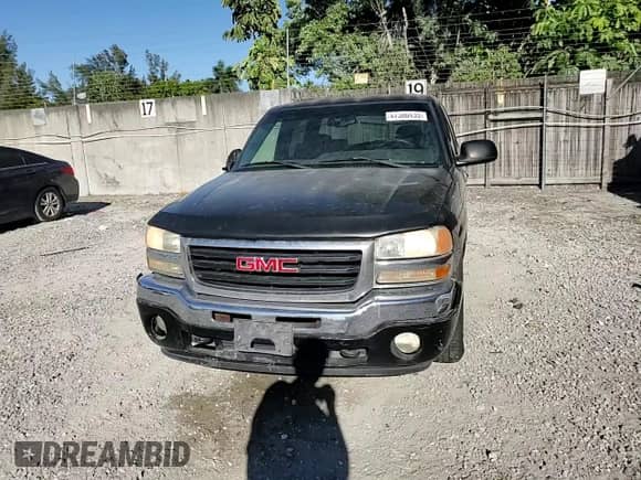2007 GMC Sierra 1500 SLE1 with VIN 2GTEC13Z871113657, listed as a Copart auction lot 47380435 with 183,600 mi miles and Salvage title. Bid and sale history available at DreamBid. Image 11.