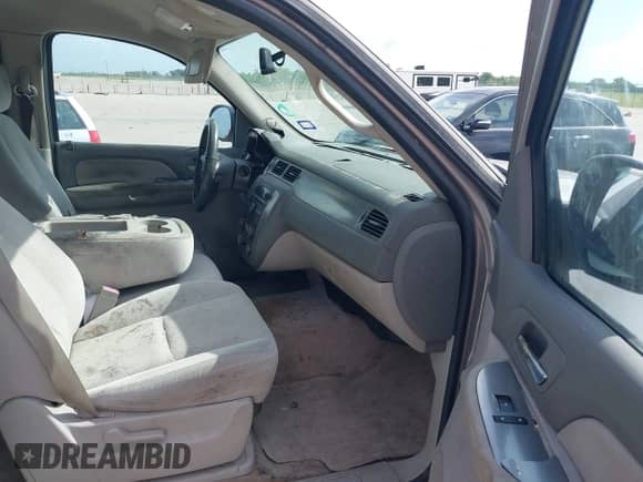 2007 Chevrolet Suburban LT с VIN 3GNFC16037G199184, выставлен на аукционе IAAI как лот 42666370 с пробегом 259 929 миль миль и . История ставок и продаж доступна на DreamBid. Изображение 5.