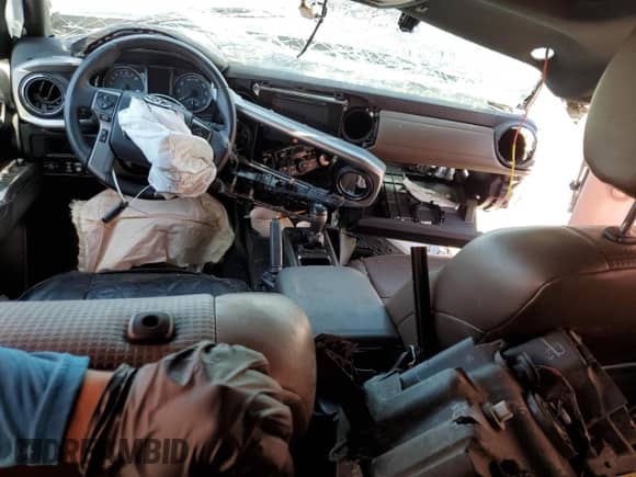 2017 Toyota Tacoma Limited with VIN 3TMGZ5AN9HM114471, listed as a Copart auction lot 68049875 with Not provided miles and Salvage title. Bid and sale history available at DreamBid. Image 8.