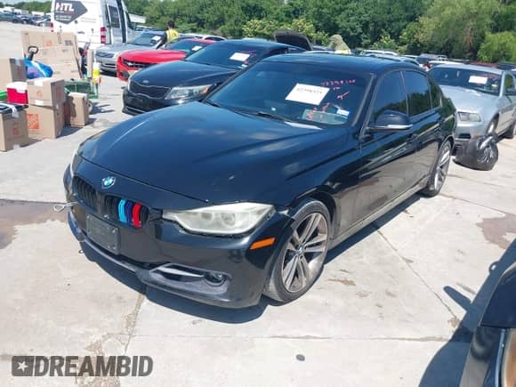 2013 BMW 3 Series 335i с VIN WBA3A9G56DNR97043, выставлен на аукционе IAAI как лот 42398325 с пробегом Не указан миль и . История ставок и продаж доступна на DreamBid. Изображение 18.