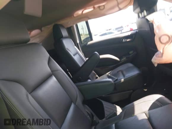 2018 Chevrolet Suburban LT z VIN 1GNSCHKC7JR317414, wystawiony jako IAAI lot #42874214 z przebiegiem 98 281 mil mil oraz . Historia ofert i sprzedaży dostępna na DreamBid. Obrazek 8.