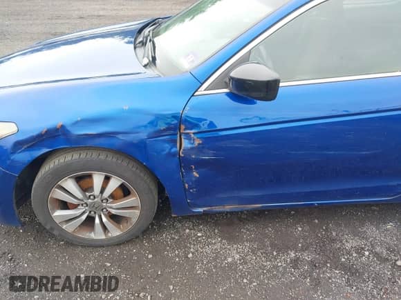 2009 Honda Accord LX-S with VIN 1HGCS12339A017386, listed as a IAAI auction lot 42261685 with 240,515 mi miles and . Bid and sale history available at DreamBid. Image 6.