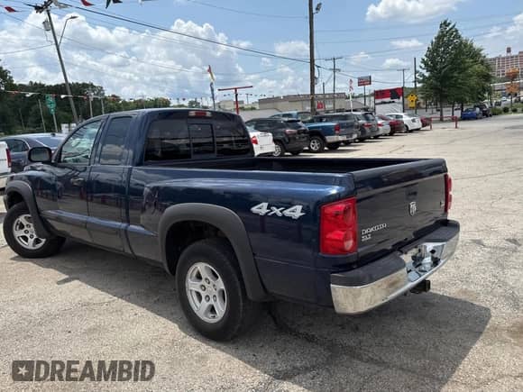 2005 Dodge Dakota SLT with VIN 1D7HW42N85S150442, listed as a Copart auction lot 61820315 with 172,359 mi miles and Clean title. Bid and sale history available at DreamBid. Image 3.