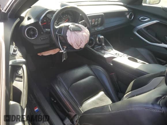 2018 Chevrolet Camaro 2SS z VIN 1G1FH3D73J0103533, wystawiony jako Copart lot #57606025 z przebiegiem 102 746 mil mil oraz Szkoda całkowita • Salvage title. Historia ofert i sprzedaży dostępna na DreamBid. Obrazek 8.