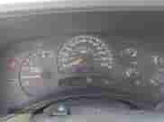 2005 Chevrolet Silverado 1500 LS z VIN 2GCEC13T451322080, wystawiony jako IAAI lot #43125281 z przebiegiem 205 678 mil mil oraz . Historia ofert i sprzedaży dostępna na DreamBid. Obrazek 7.