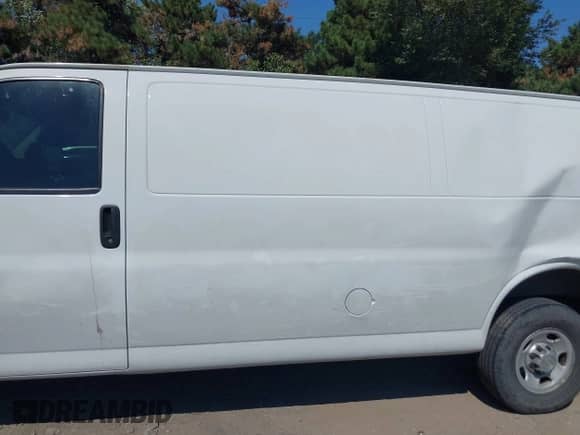 2013 Chevrolet Express Cargo z VIN 1GCWGGBA6D1164616, wystawiony jako IAAI lot #43212841 z przebiegiem 298 070 mil mil oraz . Historia ofert i sprzedaży dostępna na DreamBid. Obrazek 14.