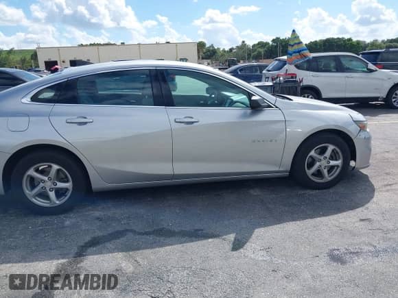 2017 Chevrolet Malibu LS z VIN 1G1ZB5ST0HF290568, wystawiony jako IAAI lot #43542460 z przebiegiem 61 373 mil mil oraz . Historia ofert i sprzedaży dostępna na DreamBid. Obrazek 13.