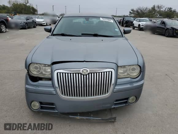 2006 Chrysler 300 C SRT-8 with VIN 2C3LA73W36H377854, listed as a Copart auction lot 79533984 with 260,761 mi miles and Clean title. Bid and sale history available at DreamBid. Image 5.