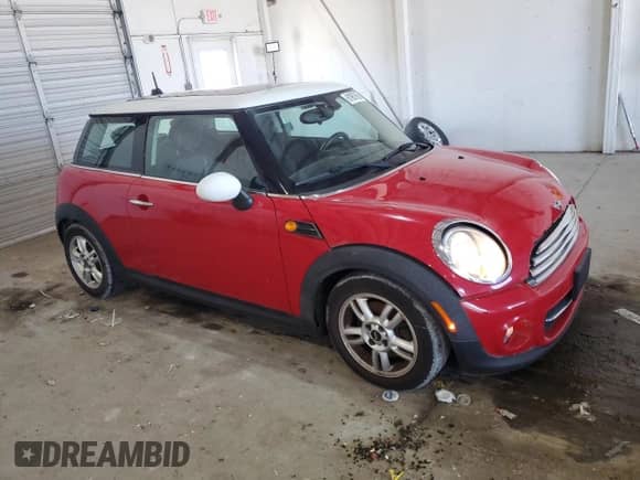 2013 MINI Hardtop with VIN WMWSU3C59DT687082, listed as a Copart auction lot 61967995 with 107,708 mi miles and Clean title. Bid and sale history available at DreamBid. Image 4.