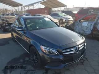2015 Mercedes-Benz C 300 z VIN 55SWF4JB3FU051405, wystawiony jako IAAI lot #43153259 z przebiegiem 136 652 mil mil oraz . Historia ofert i sprzedaży dostępna na DreamBid. Obrazek 1.