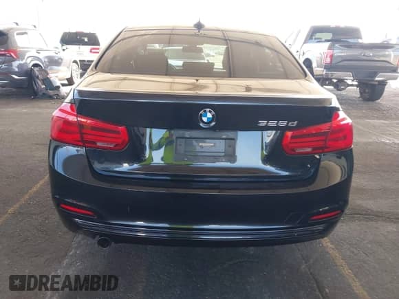 2018 BMW 3 Series 328d with VIN WBA8E5C57JA246254, listed as a IAAI auction lot 43358925 with 102,439 mi miles and . Bid and sale history available at DreamBid. Image 15.
