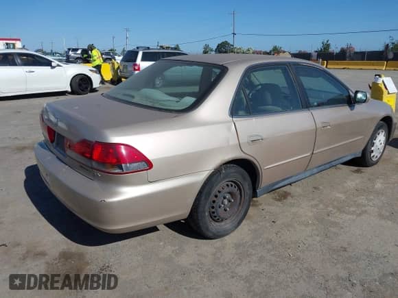 2001 Honda Accord LX с VIN 3HGCG66571G711546, выставлен на аукционе IAAI как лот 42620393 с пробегом 234 325 миль миль и . История ставок и продаж доступна на DreamBid. Изображение 4.