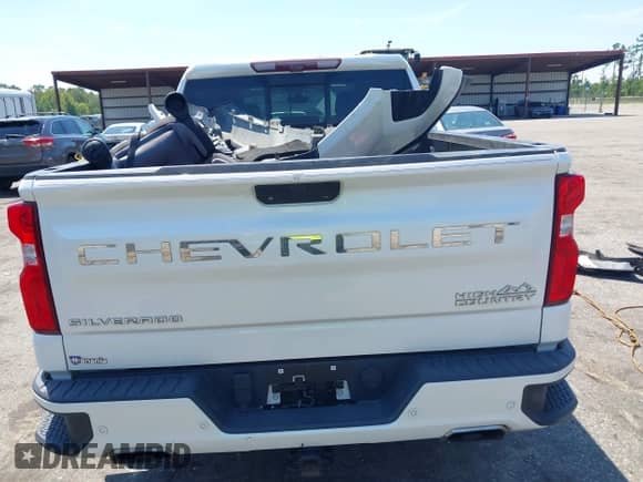 2021 Chevrolet Silverado 1500 High Country с VIN 1GCUYHEL5MZ241422, выставлен на аукционе IAAI как лот 43088986 с пробегом 105 138 миль миль и . История ставок и продаж доступна на DreamBid. Изображение 16.