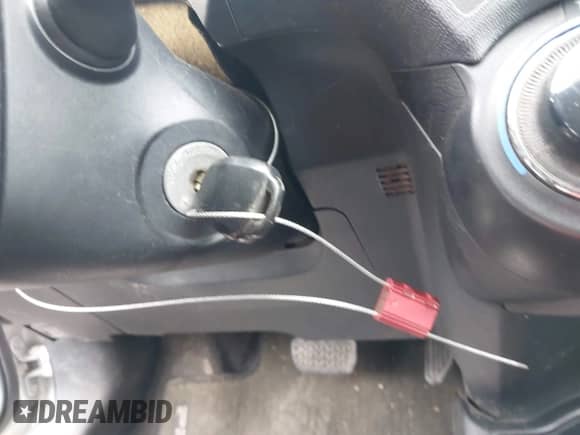 2014 Toyota Prius One z VIN JTDKDTB31E1059131, wystawiony jako IAAI lot #42999949 z przebiegiem 185 962 mil mil oraz . Historia ofert i sprzedaży dostępna na DreamBid. Obrazek 11.