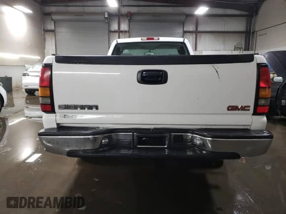 2006 GMC Sierra 1500 Work Truck z VIN 3GTEC14X96G231185, wystawiony jako Copart lot #88066325 z przebiegiem 110 120 mil mil oraz Szkoda całkowita • Salvage title. Historia ofert i sprzedaży dostępna na DreamBid. Obrazek 6.