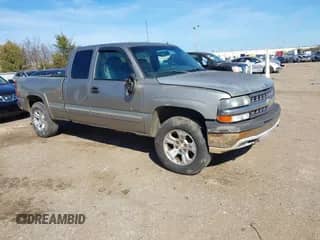 2001 Chevrolet Silverado 1500 LS with VIN 1GCEK19T21E163689, listed as a IAAI auction lot 41490957 with 441,848 mi miles and . Bid and sale history available at DreamBid. Image 1.