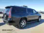 2017 Cadillac Escalade ESV z VIN 1GYS3GKJ4HR317277, wystawiony jako Copart lot #89153825 z przebiegiem 121 130 mil mil oraz Czysty tytuł • Clean title. Historia ofert i sprzedaży dostępna na DreamBid. Obrazek 3.
