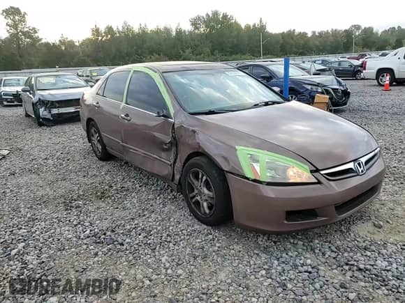 2007 Honda Accord EX-L z VIN 1HGCM56847A115816, wystawiony jako Copart lot #82634375 z przebiegiem 208 594 mil mil oraz Szkoda całkowita • Salvage title. Historia ofert i sprzedaży dostępna na DreamBid. Obrazek 13.