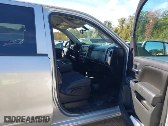 2015 Chevrolet Silverado 1500 LT с VIN 3GCUKREC2FG128005, выставлен на аукционе IAAI как лот 43345038 с пробегом 141 180 миль миль и . История ставок и продаж доступна на DreamBid. Изображение 5.