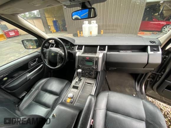 2007 Land Rover Range Rover Sport HSE z VIN SALSK25487A988846, wystawiony jako Copart lot #46979515 z przebiegiem 148 178 mil mil oraz Czysty tytuł • Clean title. Historia ofert i sprzedaży dostępna na DreamBid. Obrazek 9.