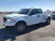 2005 Ford F-150 STX z VIN 1FTRX02W75KB65639, wystawiony jako Copart lot #82519815 z przebiegiem 151 351 mil mil oraz Szkoda całkowita • Salvage title. Historia ofert i sprzedaży dostępna na DreamBid. Obrazek 1.