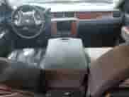 2011 Chevrolet Tahoe LS z VIN 1GNSCAE09BR230866, wystawiony jako Copart lot #81639815 z przebiegiem 124 941 mil mil oraz Szkoda całkowita • Salvage title. Historia ofert i sprzedaży dostępna na DreamBid. Obrazek 8.