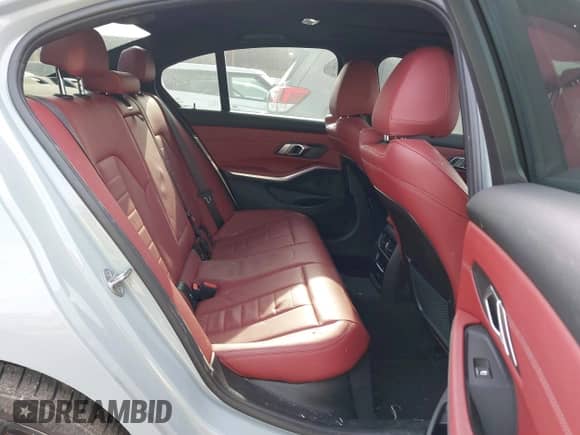 2023 BMW 3 Series M340i xDrive z VIN 3MW49FF09P8C84517, wystawiony jako IAAI lot #41586394 z przebiegiem 25 349 mil mil oraz . Historia ofert i sprzedaży dostępna na DreamBid. Obrazek 8.