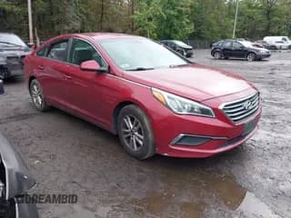 2015 Hyundai Sonata SE with VIN 5NPE24AF7FH049248, listed as a IAAI auction lot 43241050 with 158,827 mi miles and . Bid and sale history available at DreamBid. Image 1.