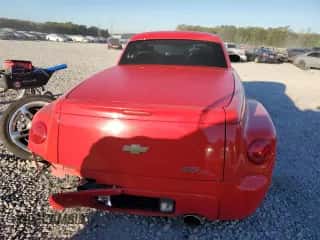 2005 Chevrolet SSR LS z VIN 1GCES14H45B117663, wystawiony jako Copart lot #76374364 z przebiegiem 132 538 mil mil oraz Szkoda całkowita • Salvage title. Historia ofert i sprzedaży dostępna na DreamBid. Obrazek 6.