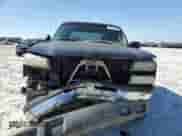 2004 Chevrolet Silverado 2500HD LS z VIN 1GCHC23U24F247530, wystawiony jako Copart lot #46447805 z przebiegiem 356 702 mil mil oraz Szkoda całkowita • Salvage title. Historia ofert i sprzedaży dostępna na DreamBid. Obrazek 5.