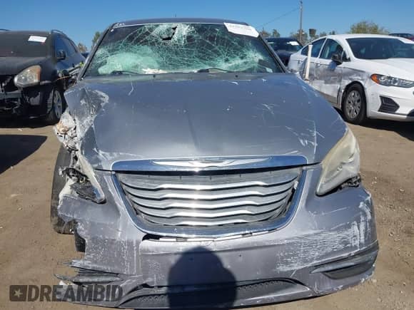 2014 Chrysler 200 LX с VIN 1C3CCBAB8EN237320, выставлен на аукционе IAAI как лот 43551760 с пробегом 130 648 миль миль и . История ставок и продаж доступна на DreamBid. Изображение 12.