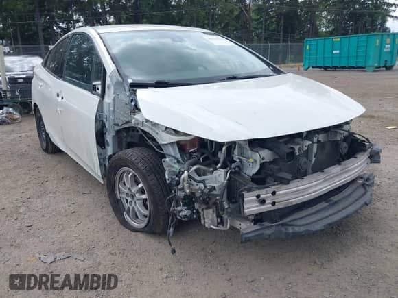 2018 Toyota Prius Plus z VIN JTDKARFP2J3078424, wystawiony jako IAAI lot #42532918 z przebiegiem 93 465 mil mil oraz . Historia ofert i sprzedaży dostępna na DreamBid. Obrazek 6.