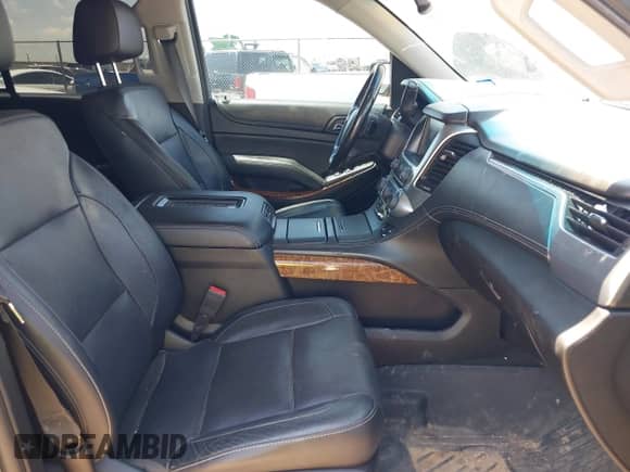 2018 Chevrolet Tahoe Premier z VIN 1GNSKCKC9JR196813, wystawiony jako IAAI lot #42684940 z przebiegiem 185 060 mil mil oraz . Historia ofert i sprzedaży dostępna na DreamBid. Obrazek 5.