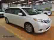 2012 Toyota Sienna XLE AAS z VIN 5TDYK3DC1CS268494, wystawiony jako Copart lot #71156765 z przebiegiem 98 544 mil mil oraz Szkoda całkowita • Salvage title. Historia ofert i sprzedaży dostępna na DreamBid. Obrazek 4.