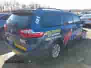 2017 Toyota Sienna XLE Auto Access Seat z VIN 5TDYZ3DCXHS792973, wystawiony jako IAAI lot #41586449 z przebiegiem 113 125 mil mil oraz . Historia ofert i sprzedaży dostępna na DreamBid. Obrazek 4.