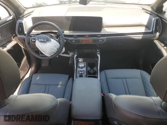 2025 Kia Sorento SX Prestige z VIN KNDRKDJG3S5336171, wystawiony jako Copart lot #58214005 z przebiegiem Nie podano mil oraz Czysty tytuł • Clean title. Historia ofert i sprzedaży dostępna na DreamBid. Obrazek 8.