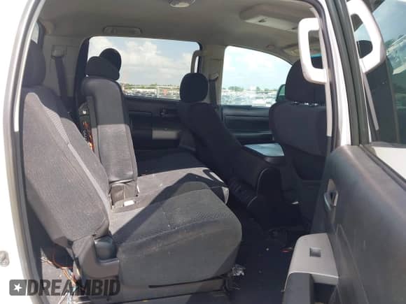 2007 Toyota Tundra SR5 z VIN 5TBET54177S454906, wystawiony jako IAAI lot #42524859 z przebiegiem 429 890 mil mil oraz . Historia ofert i sprzedaży dostępna na DreamBid. Obrazek 8.