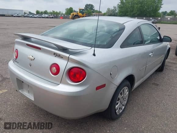 2010 Chevrolet Cobalt 1LT with VIN 1G1AD1F55A7205526, listed as a IAAI auction lot 42449610 with 138,083 mi miles and . Bid and sale history available at DreamBid. Image 4.