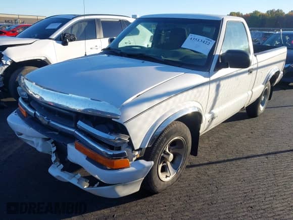 2001 Chevrolet S-10 z VIN 1GCCS14W41K188992, wystawiony jako IAAI lot #43513422 z przebiegiem 180 360 mil mil oraz . Historia ofert i sprzedaży dostępna na DreamBid. Obrazek 17.